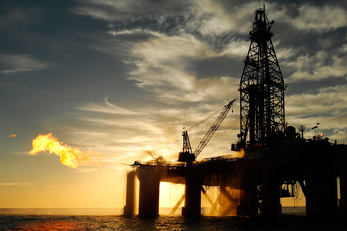 Oil rises after attack on Iranian tanker