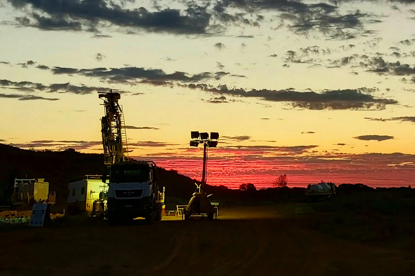 Kingwest cranks up drill bit at Menzies gold project