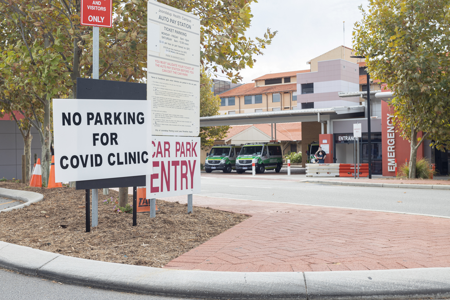 WA COVID numbers drop, hospitalisations rise