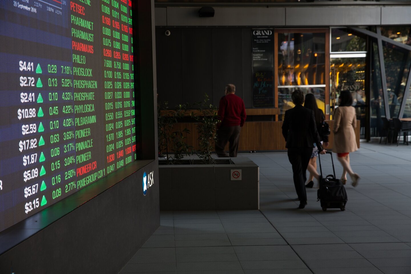 Australian shares rebound with best day in three weeks