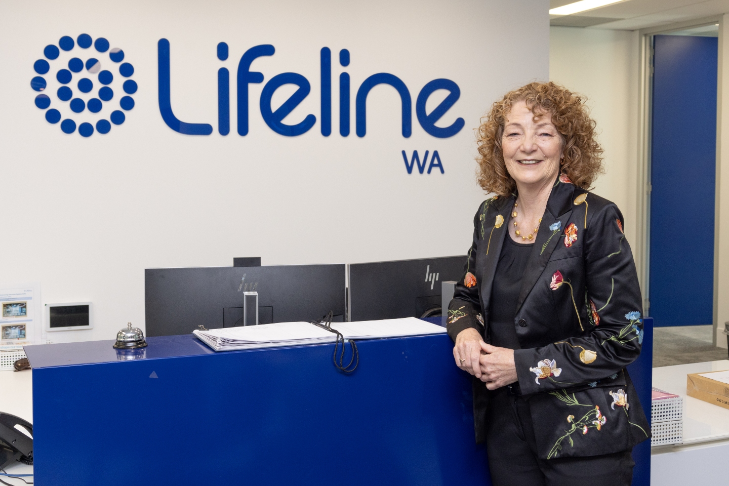 西澳暖心告别！Lifeline WACEO Lorna MacGregor 十年耕耘后正式退休(图） - 2
