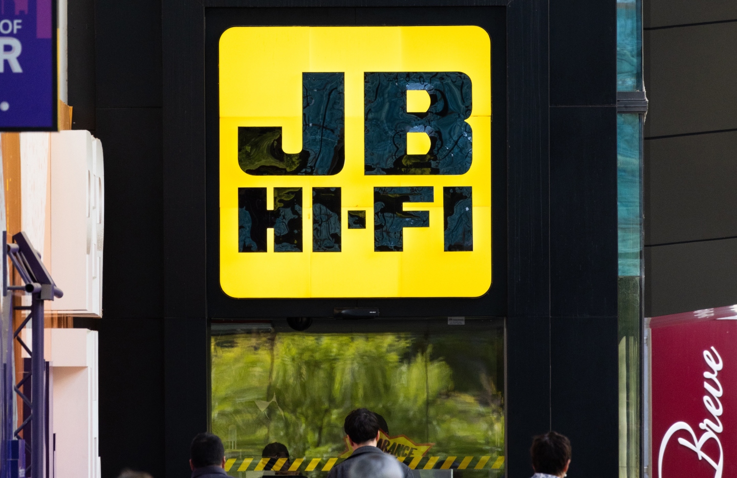 JB Hi-Fi's tech sales up but caution remains over retail market