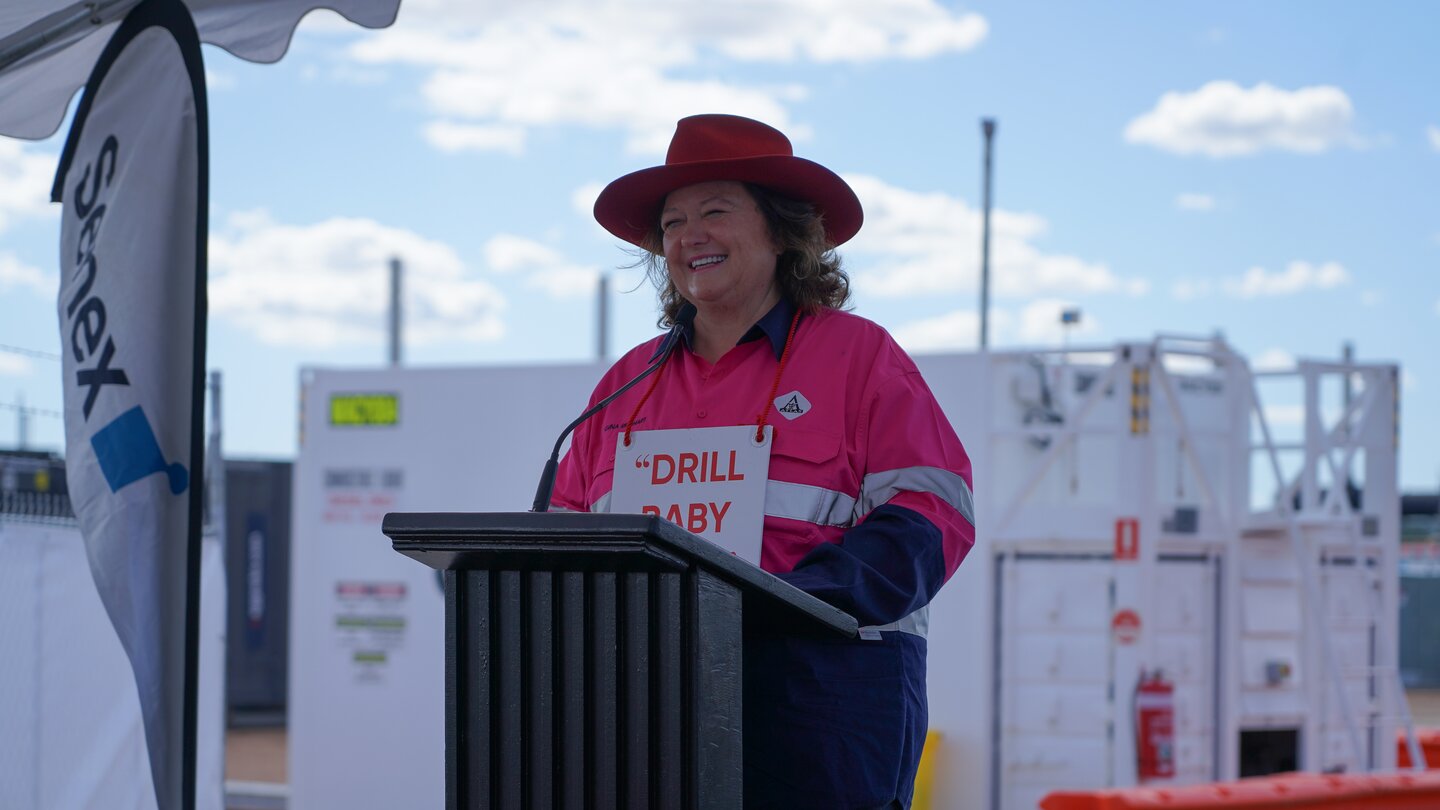 Rinehart company backs conservative Advance big time