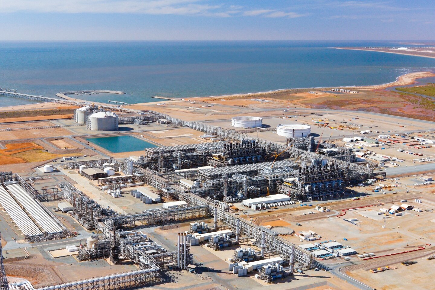 Chevron turns Wheatstone LNG back on