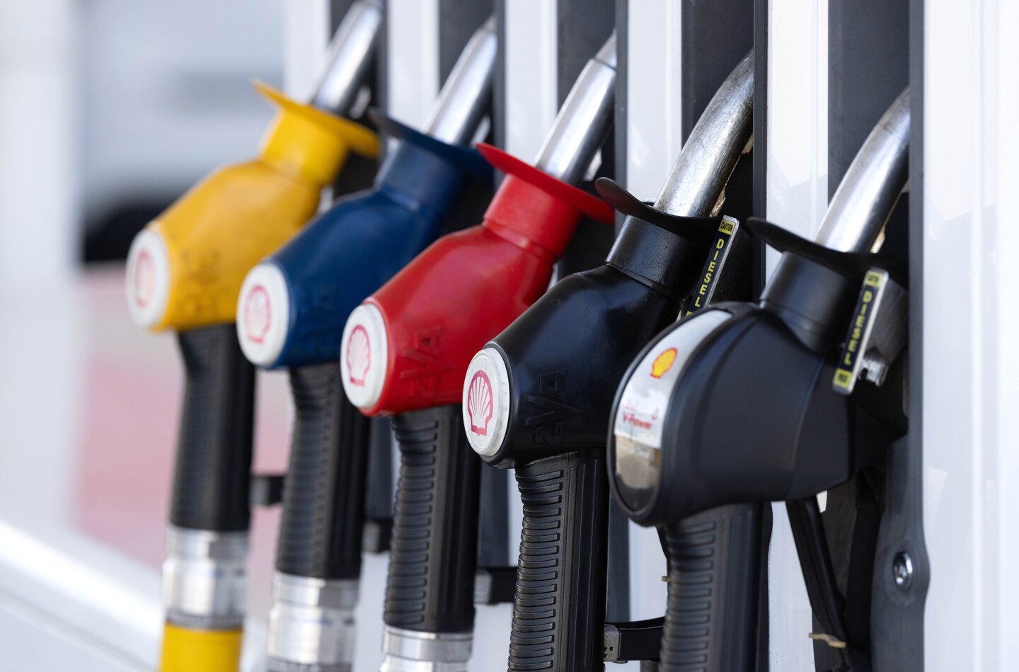 Motorists brace for higher prices as fuel tax cut ends