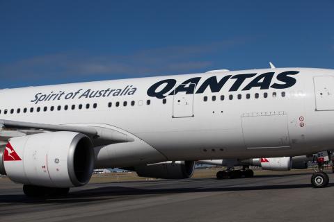 Qantas may move head office to cut costs