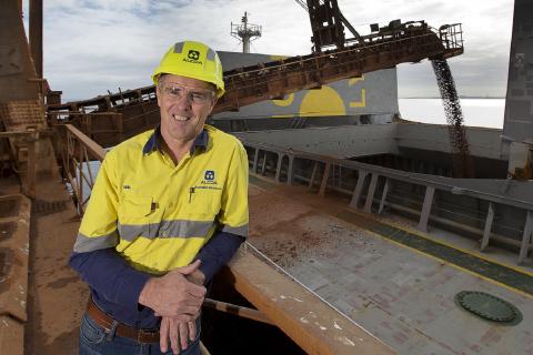 Alcoa scraps bauxite export plan