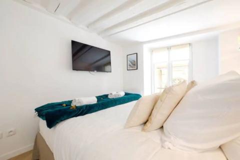 From expectations to lamentations