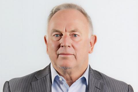 AURUM AUE R_SIMPSON BNBWA