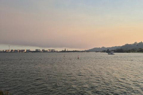 Smoke from a regional burn settles over Perth. Photo: Mark Pownall
