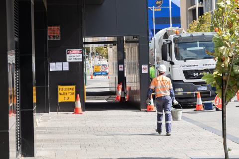 Australian workers lodged 147,200 serious compensation claims involving a week or more off work in 2024–25. 