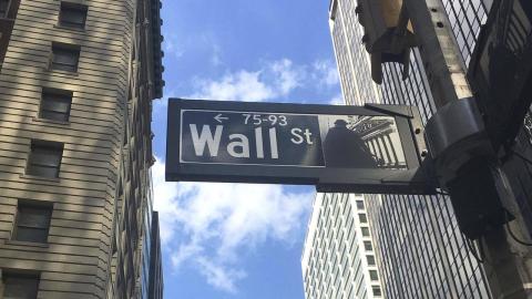 Wall St mixed, caution ahead of Big Tech earnings