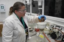 Dr Hockaday in her lab at Curtin University